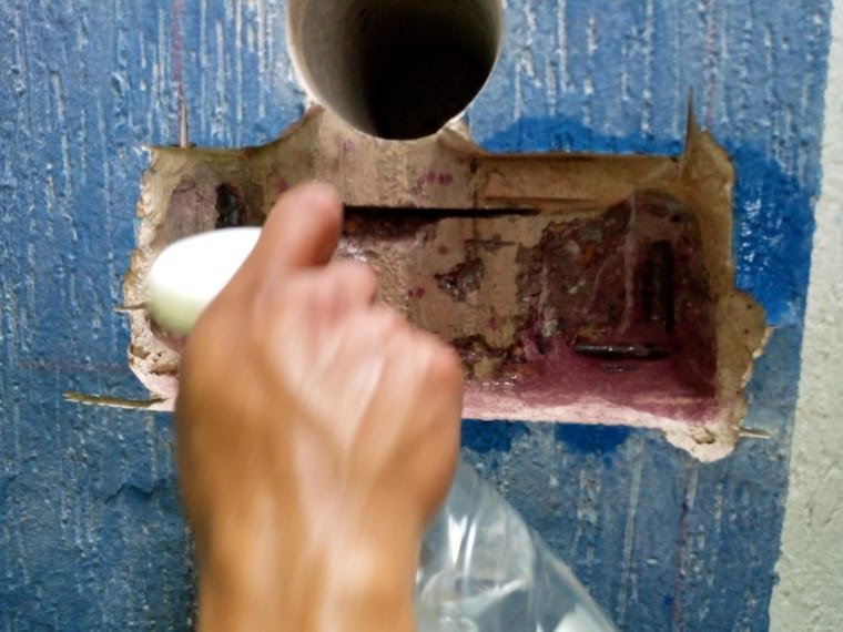 Essai de carbonatation à la phénolphtaléine sur béton